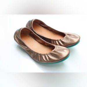 Tieks flats